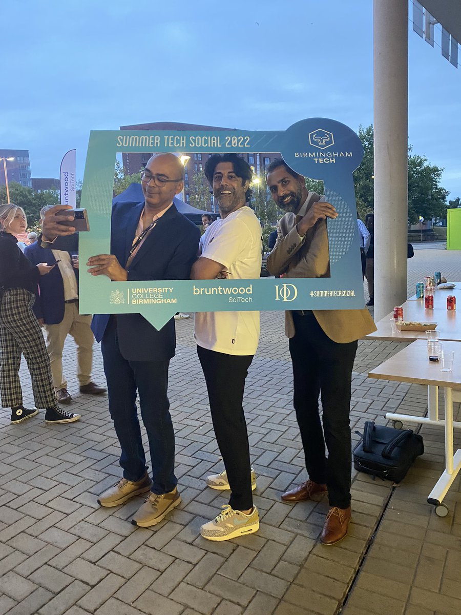 Cas Majid tweet media