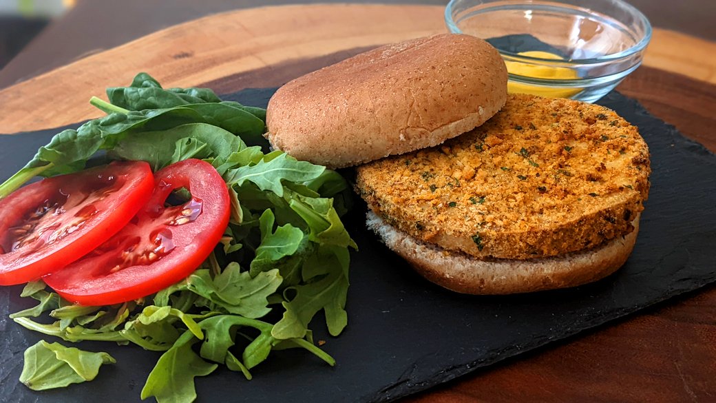 PlateOnABudget's tweet photo. You don't need a deep fryer to make crispy tofu burgers! An air fryer will work equally great! Check my new YouTube video and see how #airfryer #airfryerrecipes #vegan #veganrecipes #tofu #tofurecipes #airfryertofu #recipeoftheday #tofuburger 
https://t.co/XDgz3IBqGS https://t.co/UI4pLi8KVU