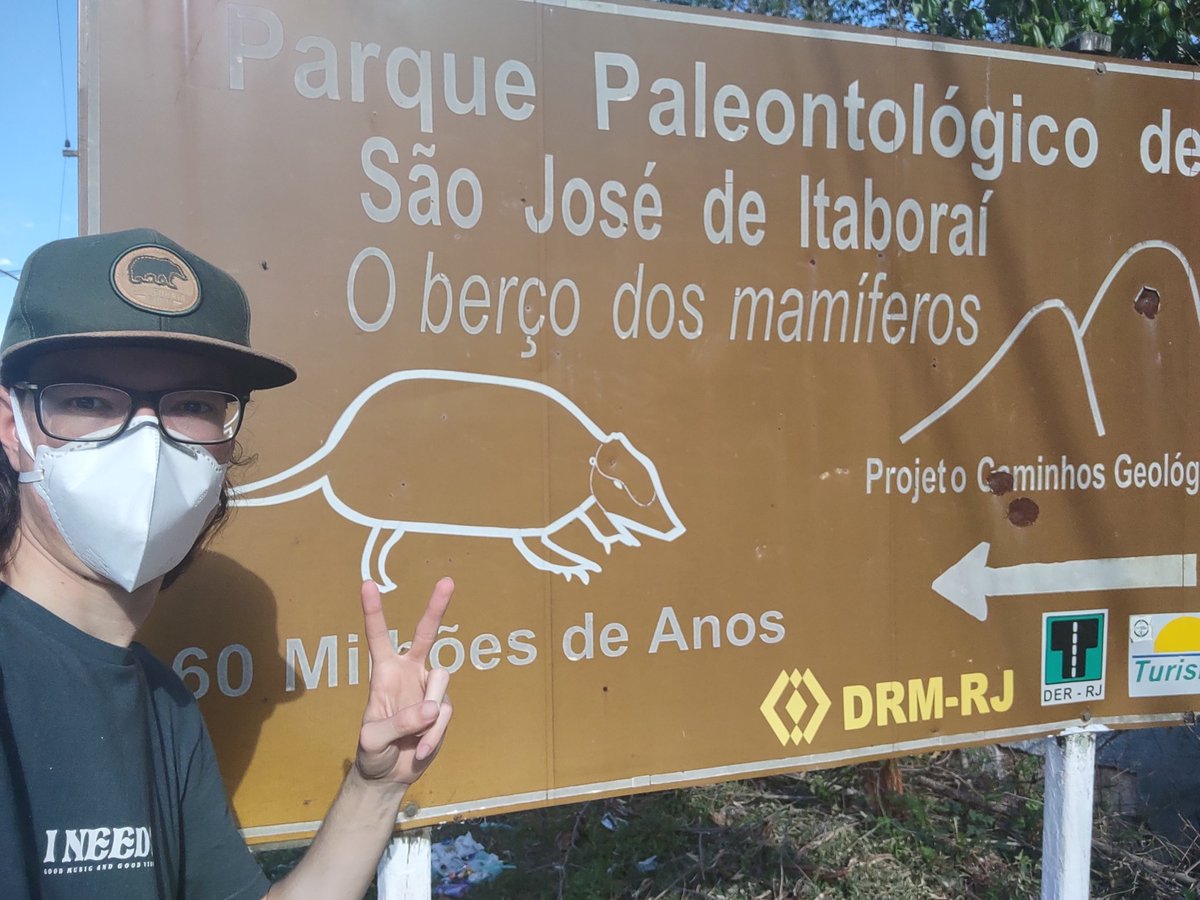 ElGrandSapon's tweet photo. Pra quem não sabe, hoje é o meu aniversário! 🥳🥳
E pra comemorar, eu resolvi dar uma passadinha no Parque Paleontológico de São José de Itaboraí, que apesar de pouco conhecido na região, é um dos mais importantes do mundo. E nessa #BioThreadBR eu vou mostrar um pouco como é lá! https://t.co/FNS6d0DQua