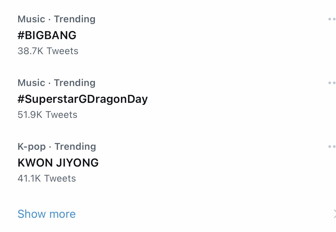 BIGBANGTrends's tweet photo. I see you VIPs 👀👀👀

💛💛💛 #SuperstarGDragonDay https://t.co/QQrADWfR2x