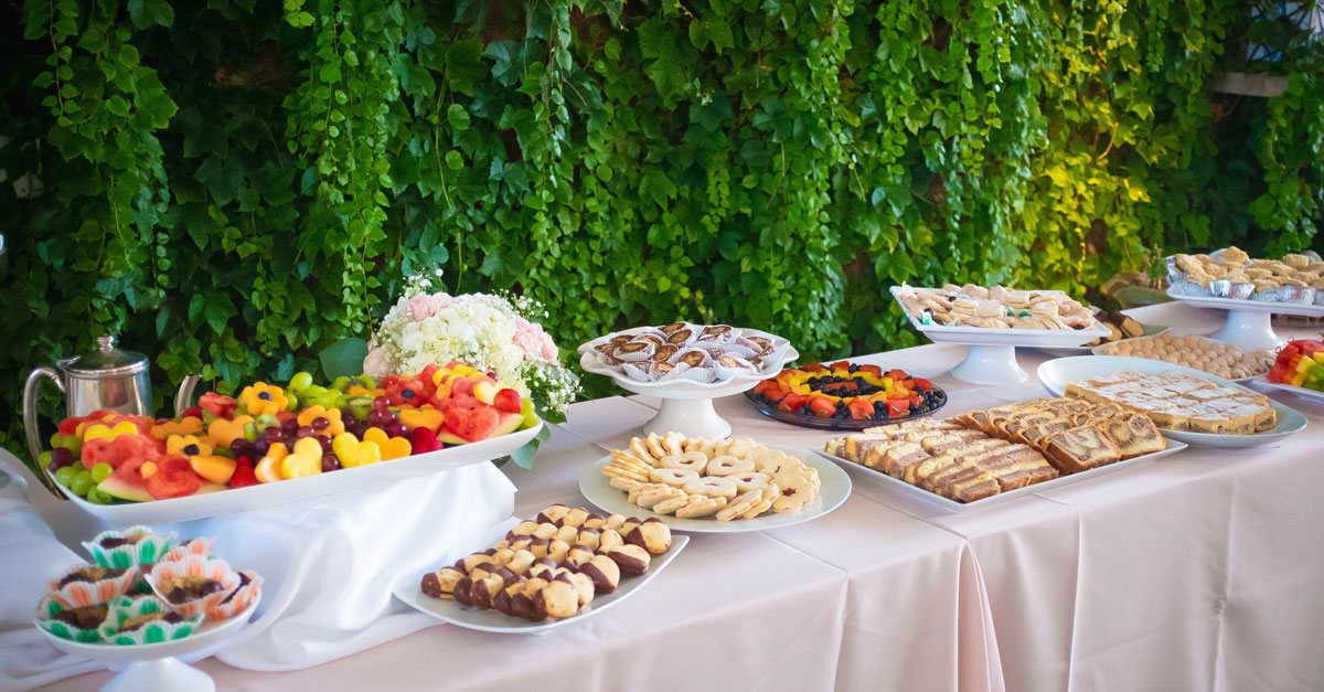 forthisevent's tweet image. Confirm your wedding caterer has a license and liability insurance before you sign the contract. The license is to make sure caterer meets local health department standards. The liability insurance is to cover if anything goes wrong. #forthisevent