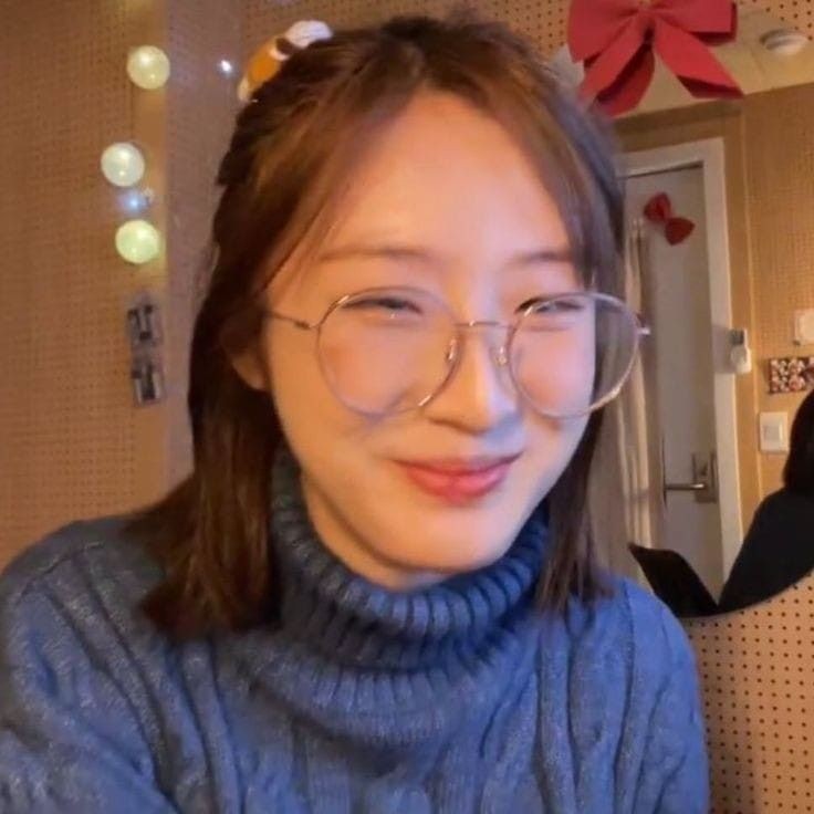hbd haseulie! 🫶🏻

#0818_HBD_HaSeul
#Happy_HaSeul_Day 
#하슬아_평생_들어줄게