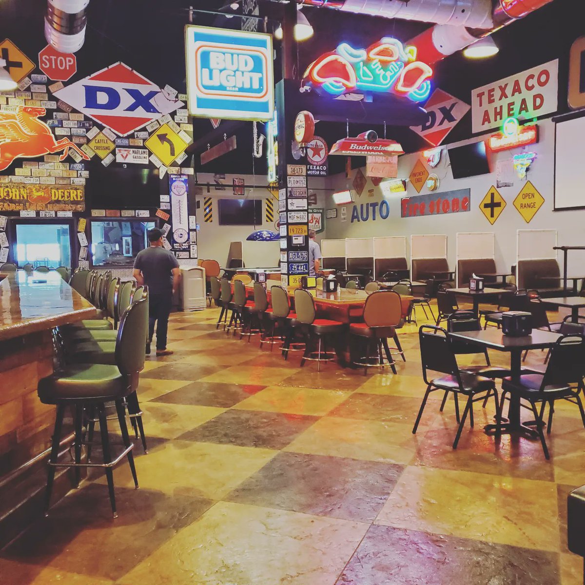 Oklahoma is PACKED with amazing people. Talented, loving people who are quietly sharing their gifts with strangers. New blog post up with some stories!
lazywmarie.com/strangers-lend… #lazyw #Oklahoma