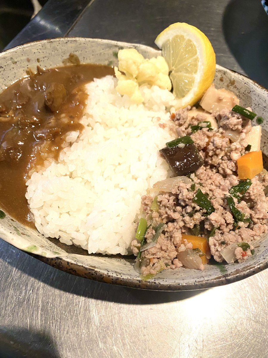 amiya_curry's tweet photo. 今日も11:30からOpenするよ〜
どうずら利用は今月までだよ〜
来月の掲載予定はないからまだの方是非きてね〜🍛

 #amiyacurry
#どうずら
#井川城ランチ
#えん家さん店内ランチ
#間借り店舗
#カレーランチ
#オススメ https://t.co/gLPQhGp6Xu