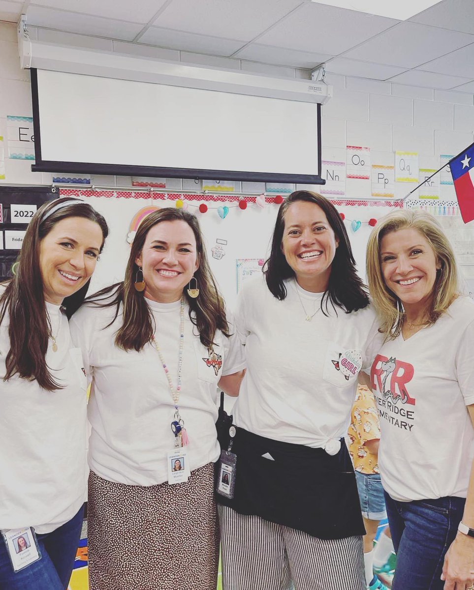 🍎 Ready for the first day! #1lisd <a href="/MrsMuellerRRE/">Leigh Ann Mueller</a> <a href="/RiverRidgeElem/">River Ridge Elem</a>