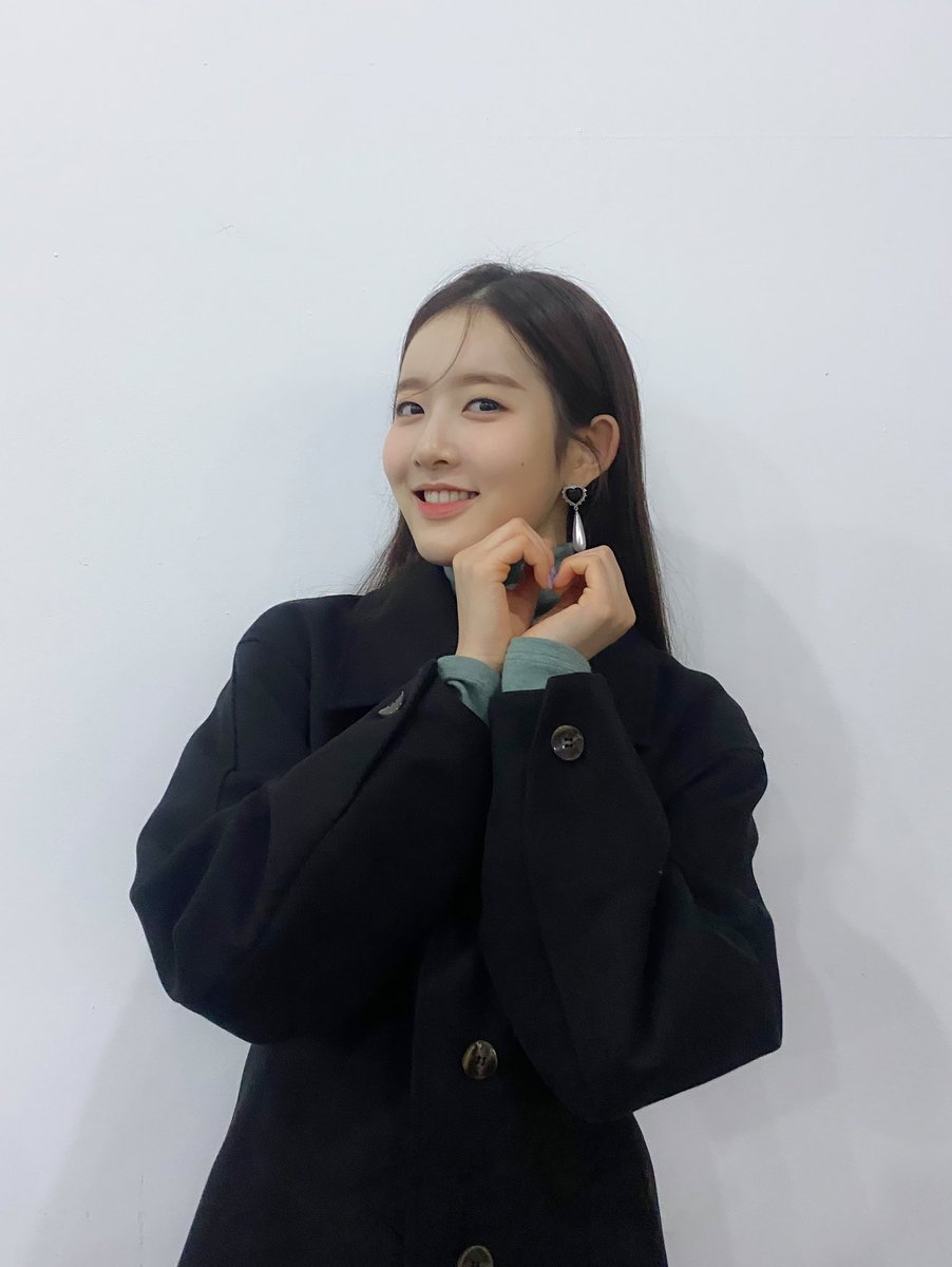 tuttilog's tweet photo. El 𝚑eart es porque ya comenzó la #𝚖i𝚖i𝚔oଓ𝚜eason y mis 𝚙a𝑤titas 🐾 saben muy bien que it's #𝒊nternationalー𝒄at𝒅ayฅฅ, por eso pegada al 𝚟-𝑙ive y con las cuerdas vocales listas para chillar '#𝒉b𝒅ஐch𖦹co猫' 🍫♡ para que todos se enteren!  

𝙿ink—𝐆irl #Coco ⊹ ִֶָ 𖥔 https://t.co/ZJ9D9zs4fb