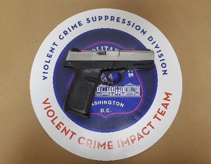 DCPoliceDept's tweet photo. In the last week, #DCPolice officers removed 77 illegal firearms from the streets of #DC and out of the hands of criminals.
#FirearmsFlashback https://t.co/q6nJGA6nkr