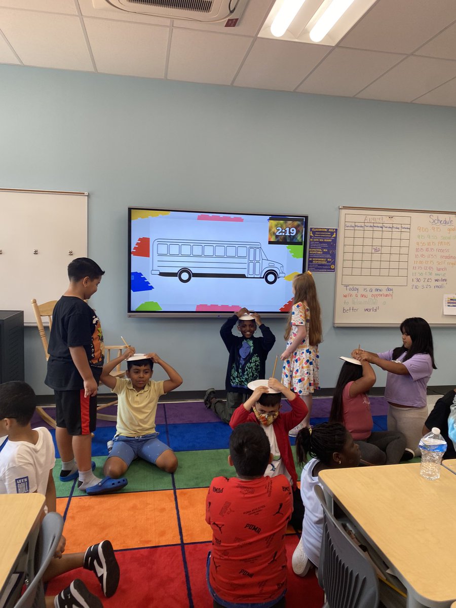 MrsWheelerFCPS's tweet photo. Today we spent some time having fun while working on collaboration and perseverance! #FCPSVanguard had the opportunity to do this with @thomascmurray. It was a fun experience as an adult, it was even more fun with these amazing third graders! #oneWaverley https://t.co/0z6YCSMgBg