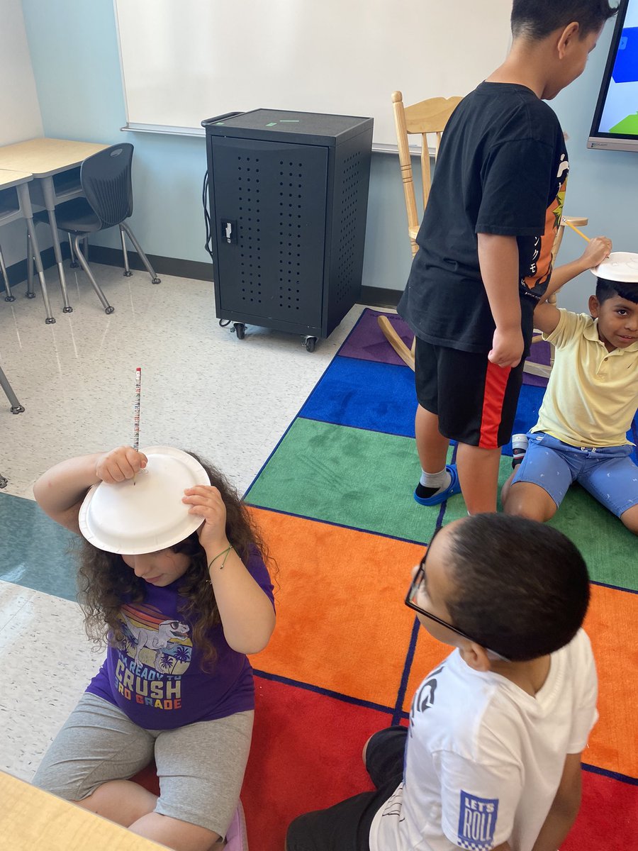MrsWheelerFCPS's tweet photo. Today we spent some time having fun while working on collaboration and perseverance! #FCPSVanguard had the opportunity to do this with @thomascmurray. It was a fun experience as an adult, it was even more fun with these amazing third graders! #oneWaverley https://t.co/0z6YCSMgBg