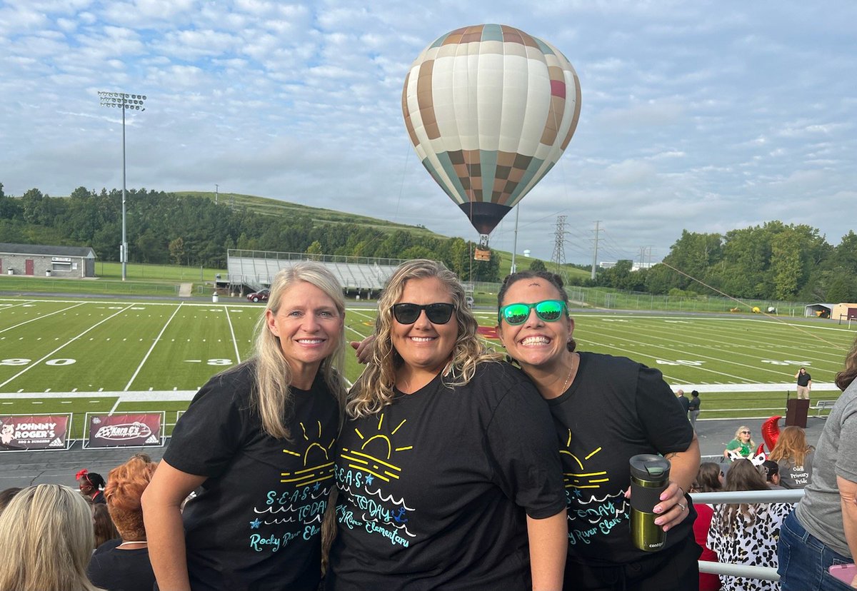 AmyLynWhitten's tweet photo. Got to see so many familiar faces and had the opportunity to share 4th grade text sets with colleagues. Ended the day with pumpkin spice. Teacher ♥️ full.  #SEASToday #CCSRISE2022 @rockyriverelem https://t.co/qF1ENUTVMl