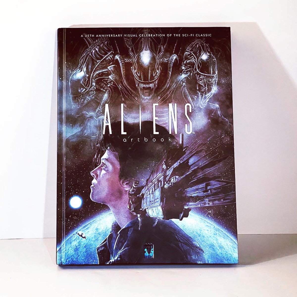PaybackPenguin's tweet photo. A huge highlight of 2022 was when @qfschris (right) and I (left) shared a spread in The Aliens Artbook from @printedinblood earlier this year!
.
.
.
#alien1979 #aliens1986 #xenomorph #xenomorphs #hrgiger #hrgigeralien #gigerxenomorph #hrgigerxenomorph #alien40th https://t.co/rC1XDz73PG