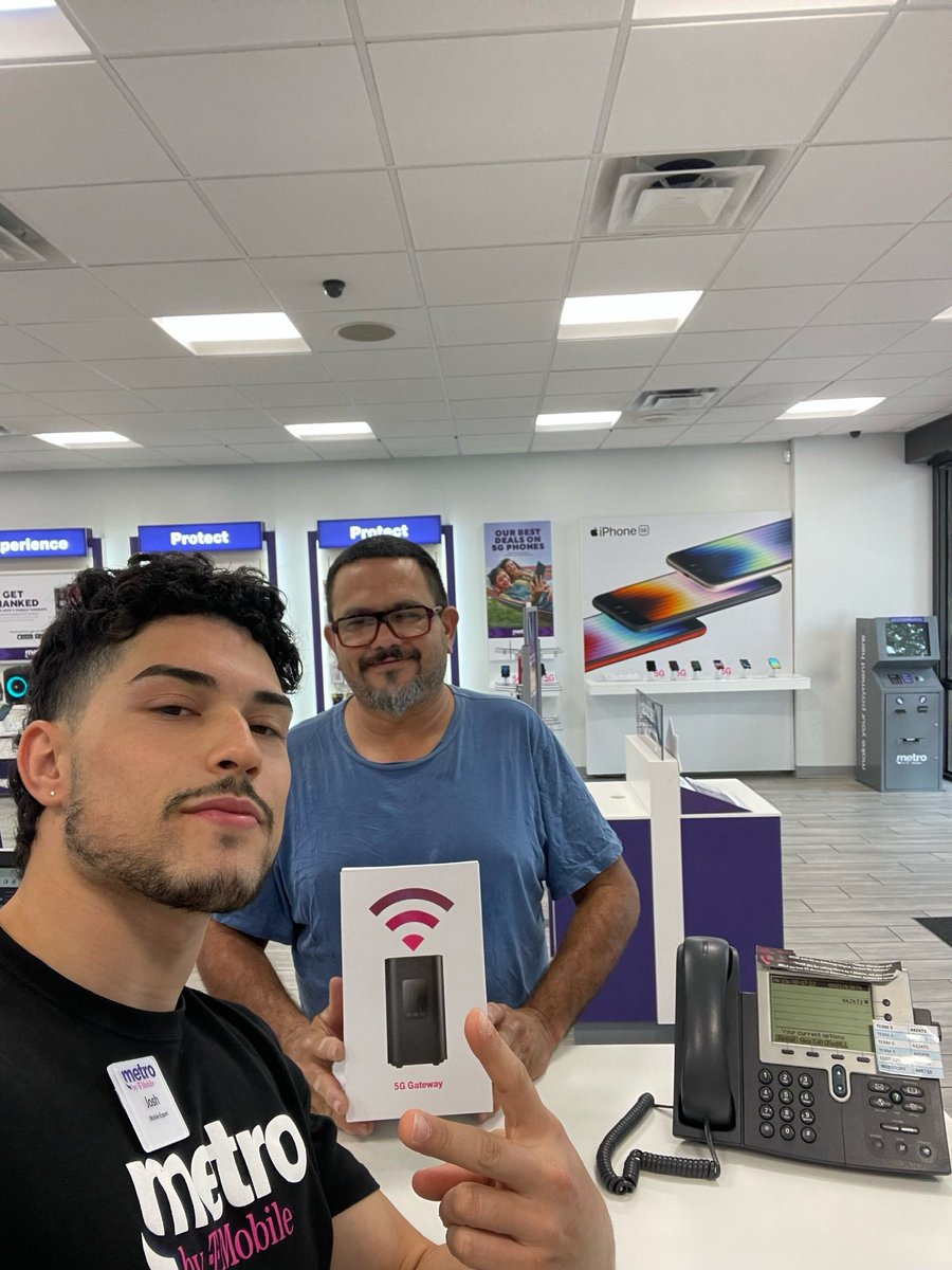 YoungTmoMiggy's tweet photo. As we are constantly evolving as a company our motto has always been the same #CreateHappyCustomers is what we are all about. Striving day in and day out to understand customer needs and ultimately exceed expectations #SElovewhatyoudo #SEloveourcustomers #HomeInternetforall https://t.co/8lg2yW1ojd