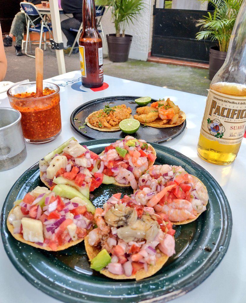 ytzmaya's tweet photo. Ahora en mis mini vacaciones autoimpuestas para descansar vengo a mis lugares favoritos de la Narvarte: @HenrySailorCDMX y su promoción de mariscos por 29 pesitos los miércoles 💃🌞🌿 https://t.co/FPu7G4f8Bp