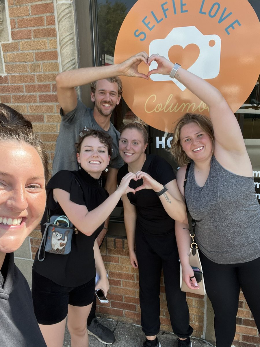 #AHLHuskyHunt #selfielove