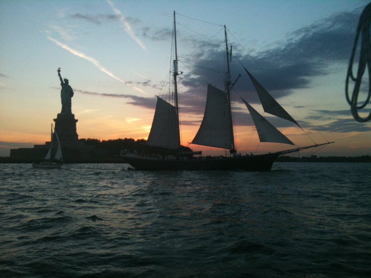 Sailing in New York bit.ly/3Qva2qU
#gonautical #sailing #nyharbor #schooner