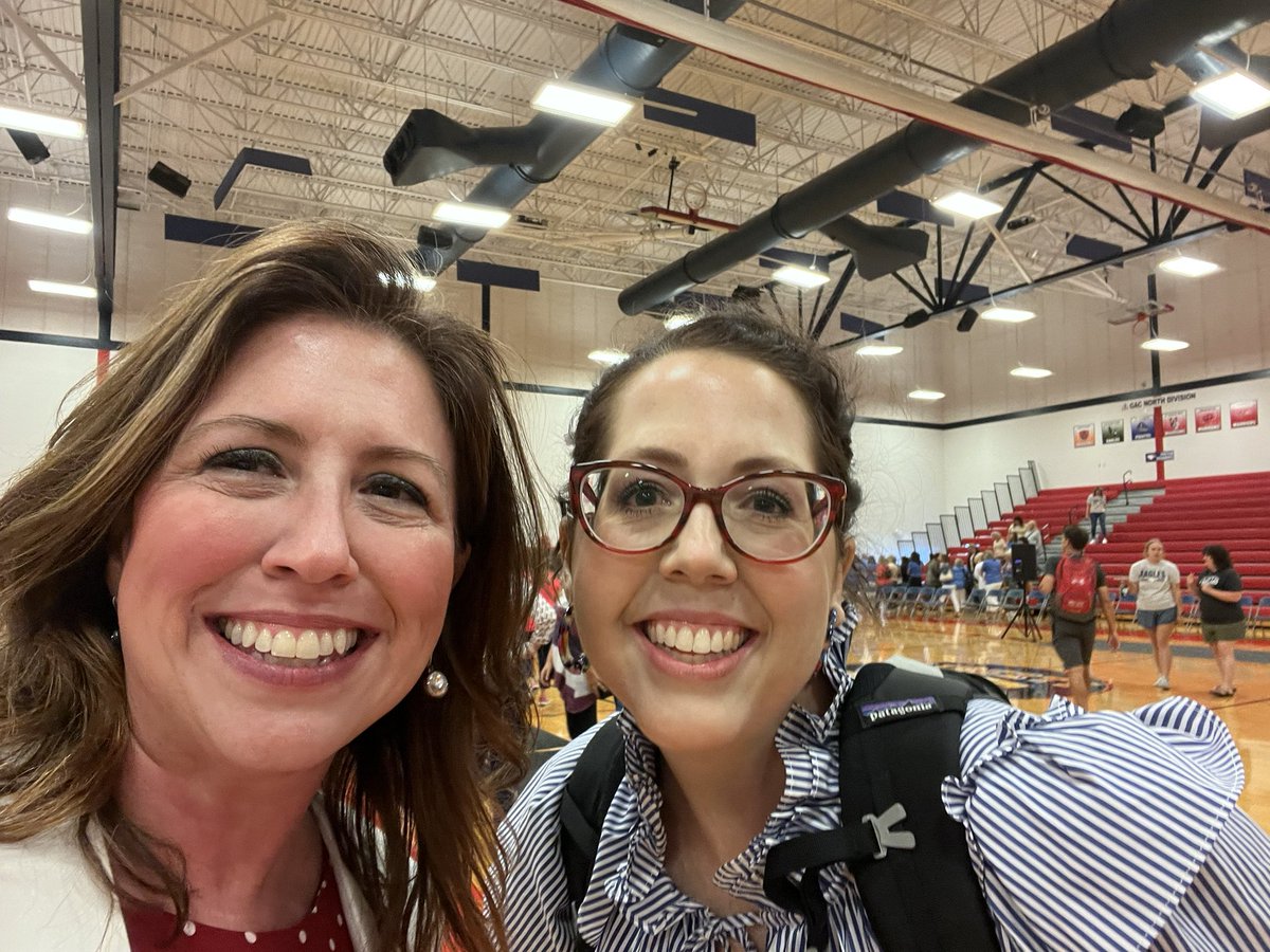 WSDR4Supt's tweet photo. More Photos: Liberty Edition! #WeAreWentzville #TeamWSD #WSDFamily #BackToSchool https://t.co/Ui04PBuiLr