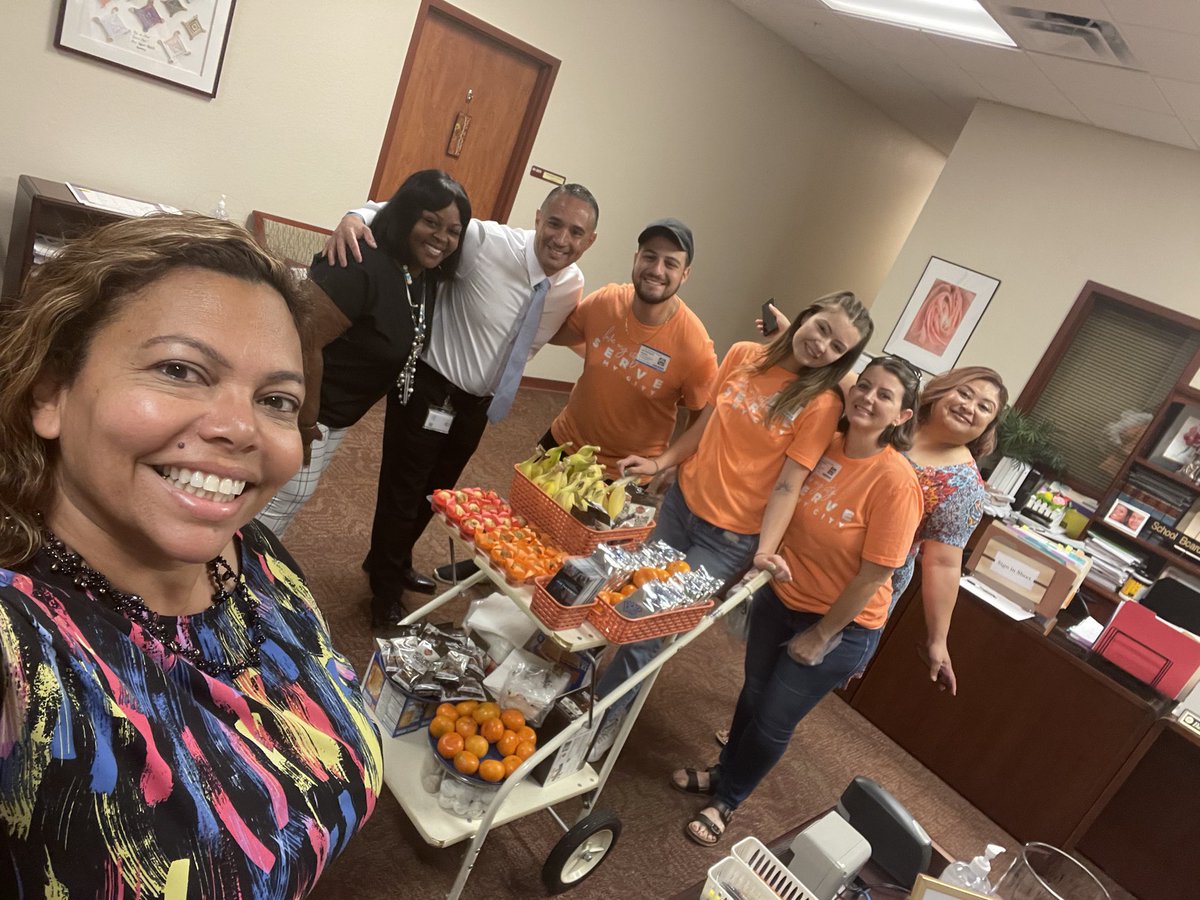 CoSRamirez's tweet image. Thank you #nextlevelchurch for the breakfast treats &amp;amp; words of appreciation for @LeeSchools