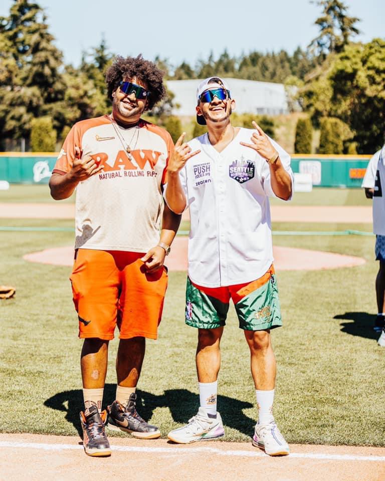 MarshallLawBand's tweet image. This Sunday!!!! 🏟 🤩 Join the MLB at the @EverettAquaSox game 🗣 🎸⚾️ we’ll be throwing out the first pitch and rooting on the home team 🗣🗣💙🧡💙🔥 hit us up for tickets or scan the QR CODE 🏟 #LetsgoAquaSox