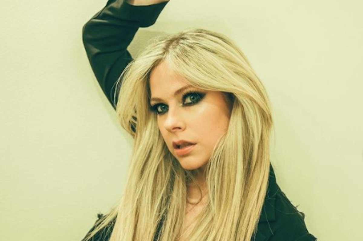 pmoreuy's tweet photo. 🎙 Hayley Williams sobre Avril Lavigne en #EverythingIsEmo
━ "Si no fuera por su influencia, dudo que las compañías discográficas le hubieran dado una oportunidad a Paramore. Me encantaba tocar canciones de 'Let Go' mientras pensaba 'un día lo haré, tendré mi banda'." https://t.co/njWwSOVuhw