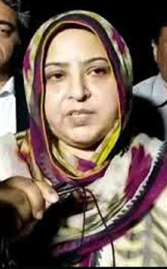 ECP_Pakistan1's tweet photo. @RanaSanaullahPK رانا ثناءاللہ  پچھلے  تیس  پینتیس  سال  سے  اس عورت کے ممے  چوس  رہا ہے  اور اس کی  پھودی  مار  رہا  ہے https://t.co/Q9DdOVL6aX