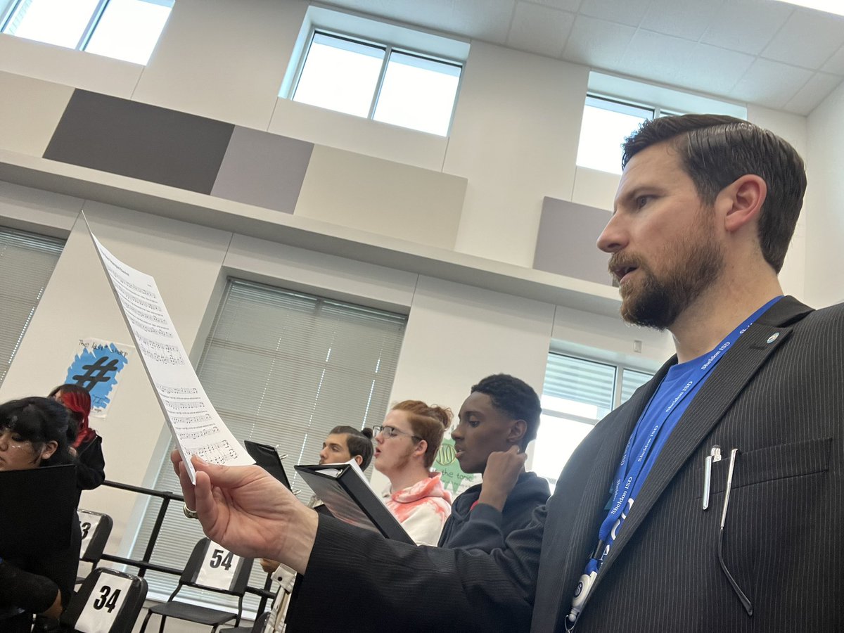 SheldonISDArts's tweet photo. My magical #SheldonFirstDay at @KingHSPanthers with the fine arts team continued into the afternoon! 16,000 steps and singing with both choir and theater later, I remain as appreciative as ever of my team and of @SheldonISD! #SheldonMagicalMoments https://t.co/pxiIUmyiXm