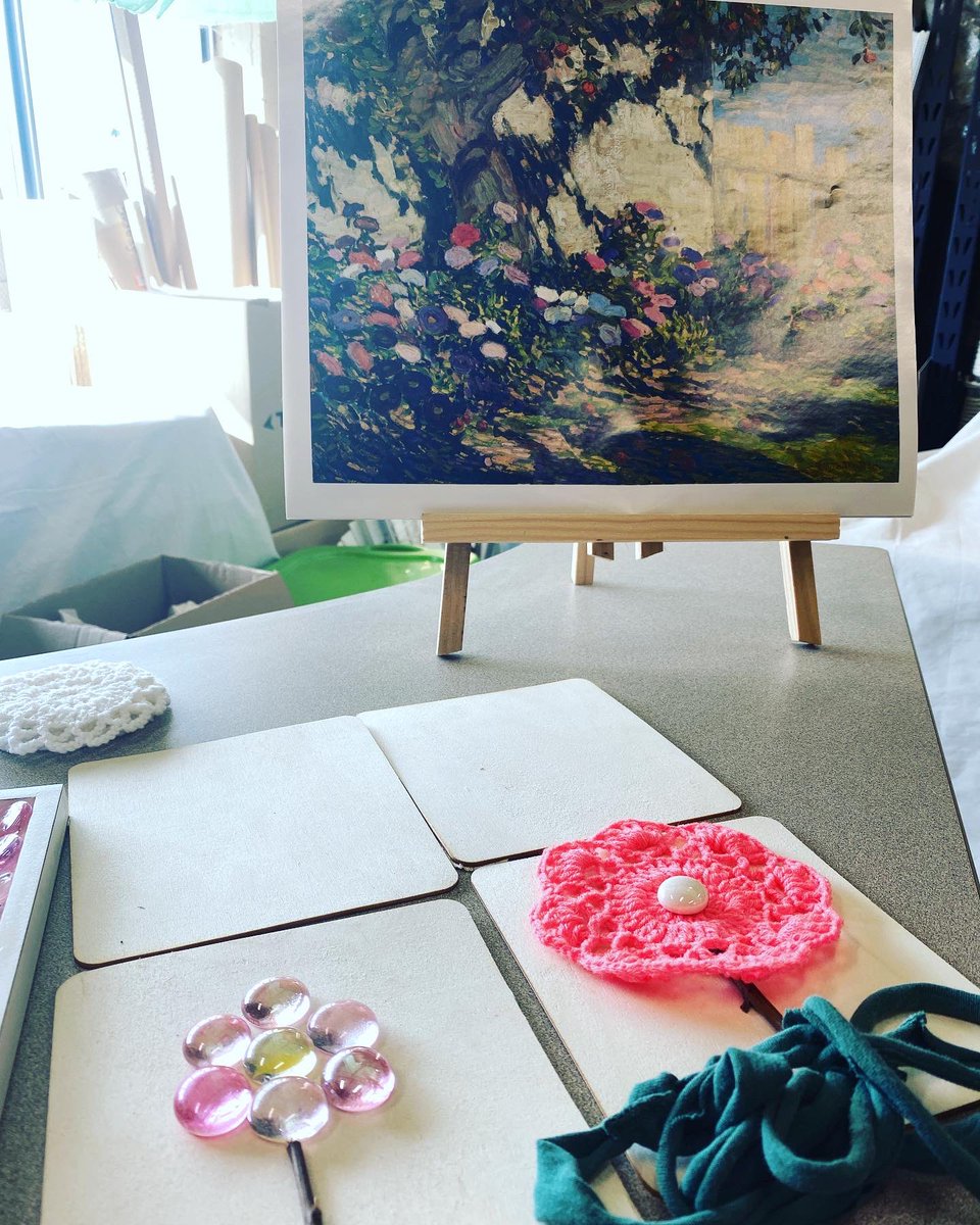 TodaysFamilyOnt's tweet photo. Playing with @AscyHamiltonβs new learning lab #elevatingpedagogy #looseparts #howdoeslearninghappen https://t.co/K9gGWmC76z