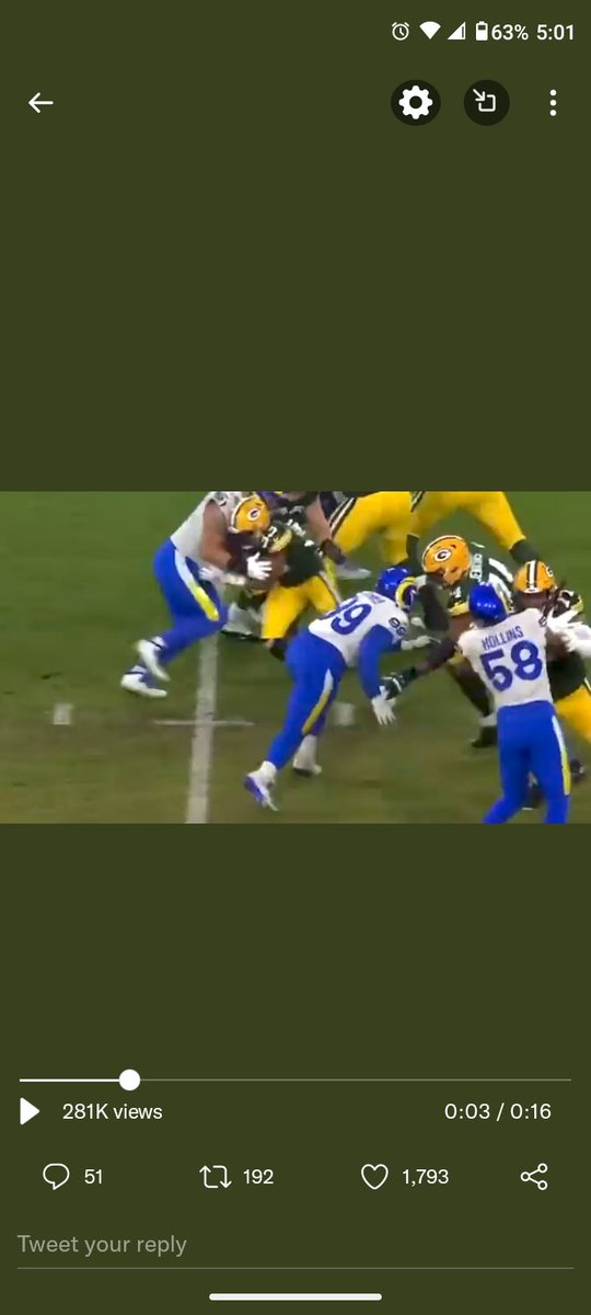 UPJ33's tweet image. 💯 correct!

Here's the still shots to confirm that very thing.
#GoPackGo