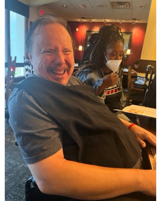 SolutionsNcc's tweet photo. 🍝North Royalton day program enjoying lunch at Olive Garden! Dan, Jimmy, Chris and Lovelle had an amazing time!🍝#lunch #italianfood #olivegarden #funouting #eating #activities #dayprogram #nrdayprogram https://t.co/4zOZD53RwT