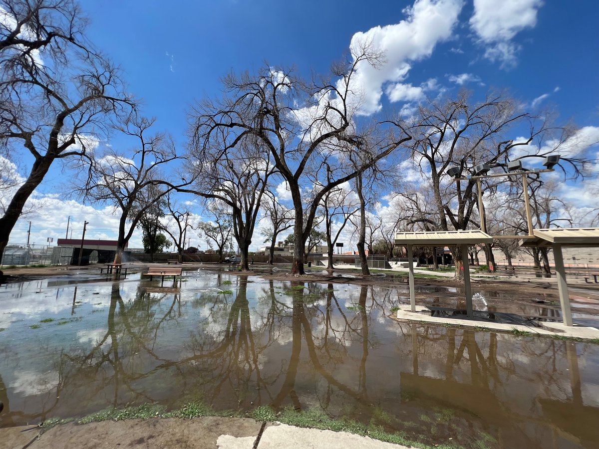 source_nm's tweet image. Breaking: The City of Albuquerque has closed Coronado Park, an encampment home to about 100 unsheltered residents. Mayor Keller will provide more info at 4 p.m. today.

(In the photo: Crew opened water lines and soaked the ground in the park Wednesday.) 

bit.ly/3OK948o