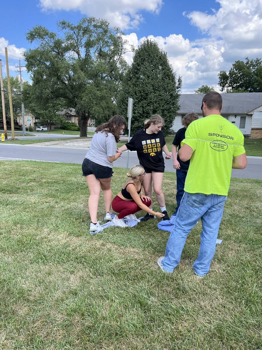 OATCElectronics's tweet photo. Afternoon team building at WDLC. Students making memories and working together for a common purpose. @OATCElectronics @RoadrunnersOATC https://t.co/rLRetBTMqS
