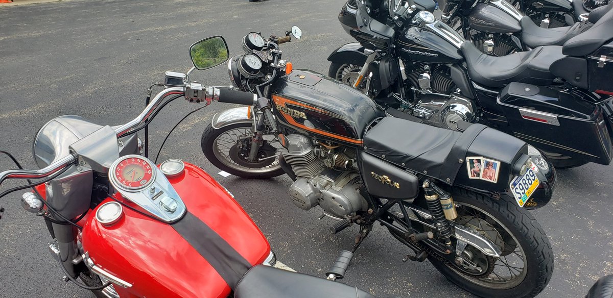 Thebohindel's tweet photo. #crossedflags. Halfway through the week, now it time to get ya weekend plans together and ride into the sunset. https://t.co/vnQOcZJ89G