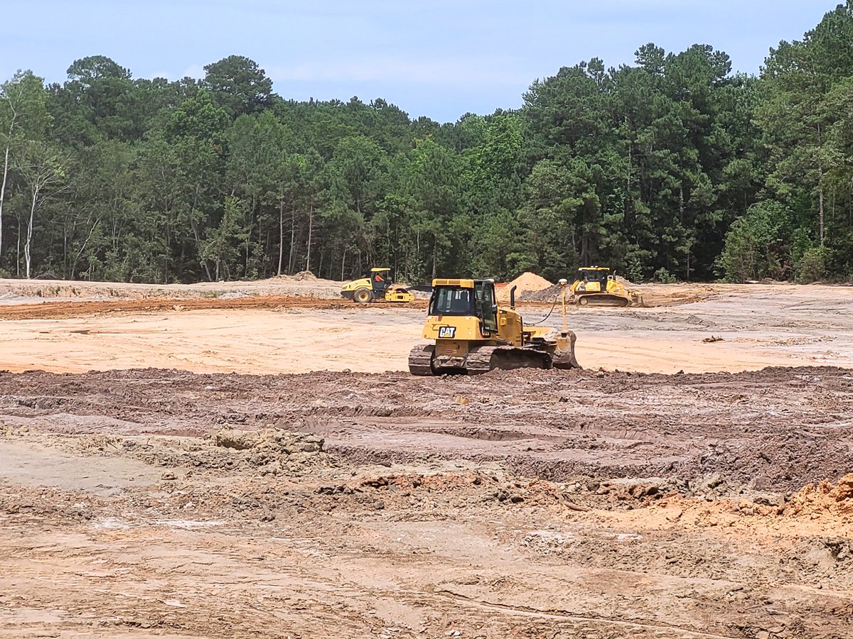 GulfStreamCons1's tweet photo. Dozers and rollers are making the dirt fly at Daniel Tract!
 
Gulf Stream is completing comprehensive civil, site and infrastructure construction for mixed-use development in Berkeley County.

#GulfStreamConstruction #berkeleycountysc  #constructionsite https://t.co/Tx5oLgdV6Y