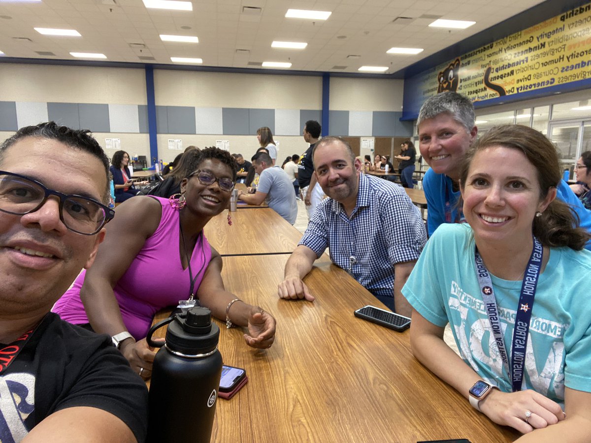 Jsanchez_music's tweet photo. Day one: checked! In the words of Ice Cube: “ Today was a good day!” #mpepanthers @MPElemSchool https://t.co/wF5Rn34BE4