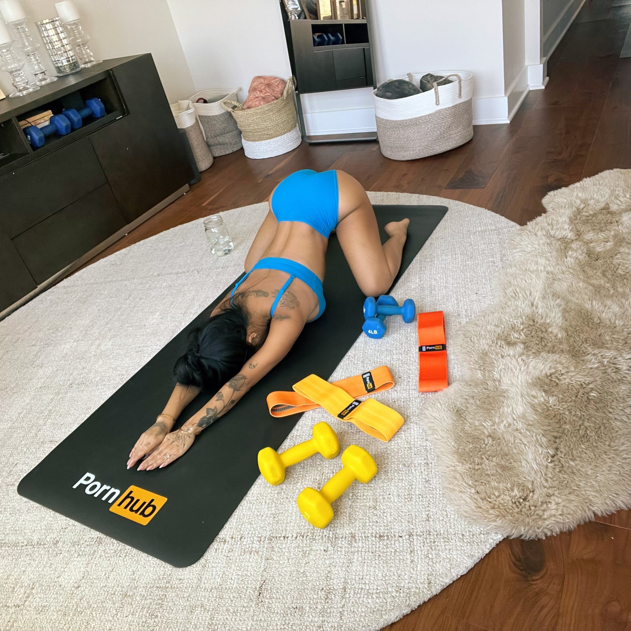 TW Pornstars - 1 pic. Asa Akira. Twitter. Always stretch before working  out. Drink lots of water. 9:23 PM - 17 Aug 2022