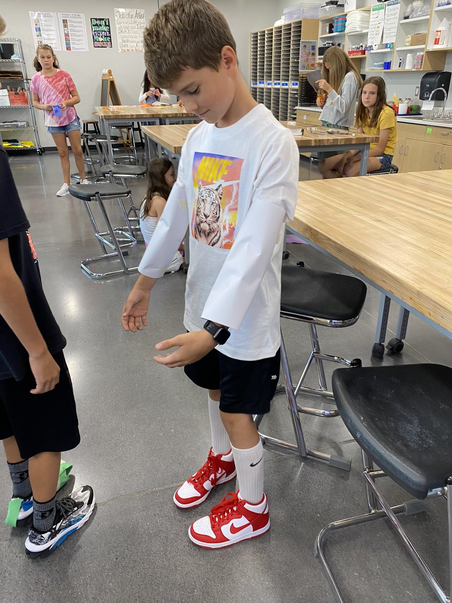 artcover's tweet photo. Started our year with a TASK party in the art studio. https://t.co/KII8Jzlsy1