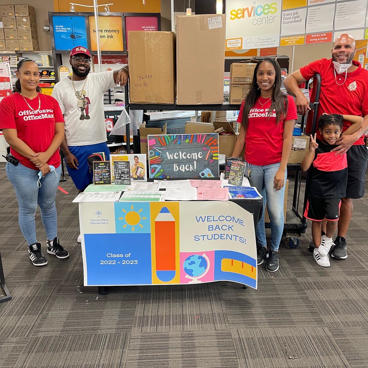The Brothers of Kappa Alpha Psi Fraternity, Inc. St. Croix USVI Alumni Chapter spent the morning donating all of the school supplies they purchased from the car wash fundraiser, to the students of the Juanita Gardine Elementary School📚