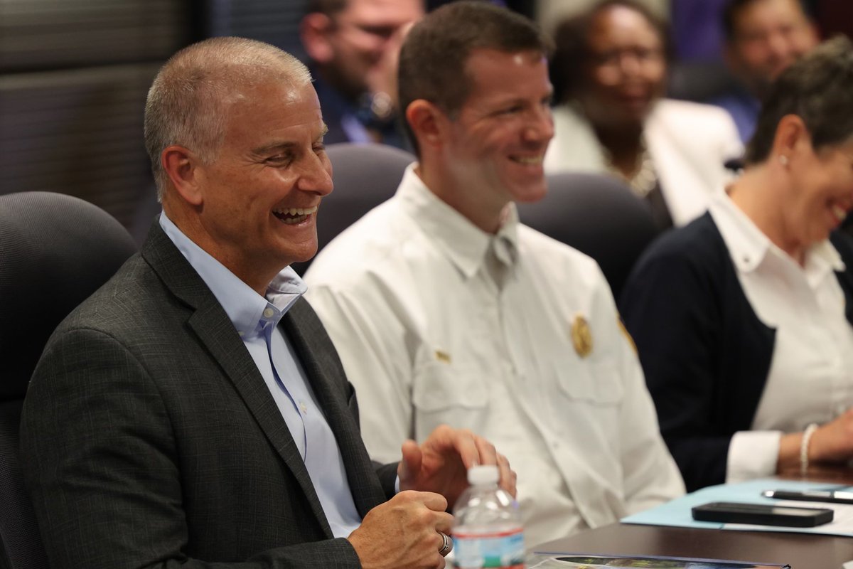 FEMARegion6's tweet photo. Today, @fema_Deanne and @femaregion6RA are in #Houston meeting with @TDEM and faith-based leaders to discuss lessons learned since #HurricaneHarvey. 
▪️They also got a tour of @hcfcd's flood forecast dashboard tool that helps Houstonians stay safe. 
🧵-1
#ResilienceMonth https://t.co/xGhDYzSa8k