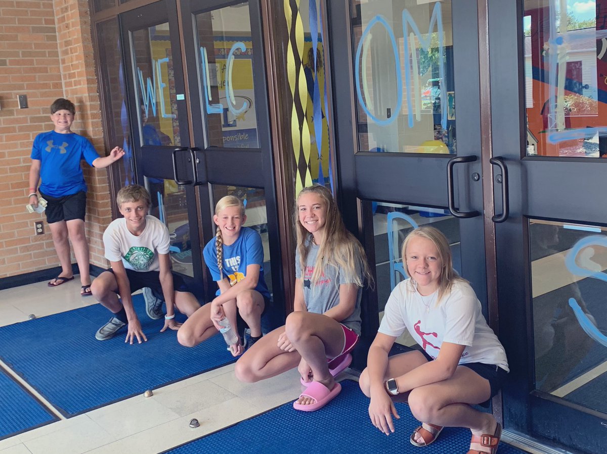 JH Student Council helping decorate entrances to prepare for a new school year! #melemflyerpride