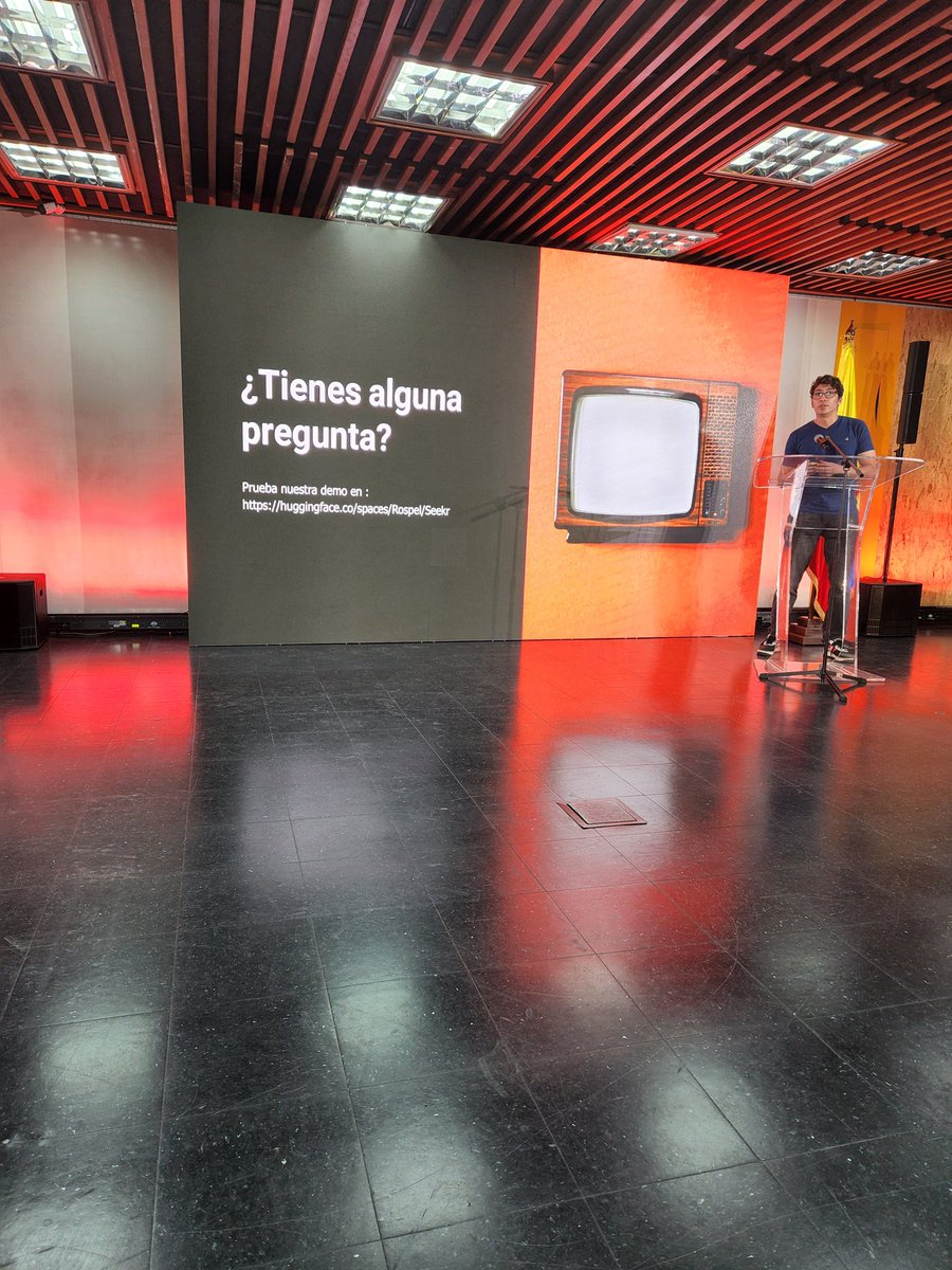 PaoABonilla's tweet photo. Premiación DataJam CRC 2022. El uso de datos aplicados a retos en nuestros sectores regulados. Seguimos incentivando la innovación en la @CRCCol https://t.co/d6v8Tf5vEd
