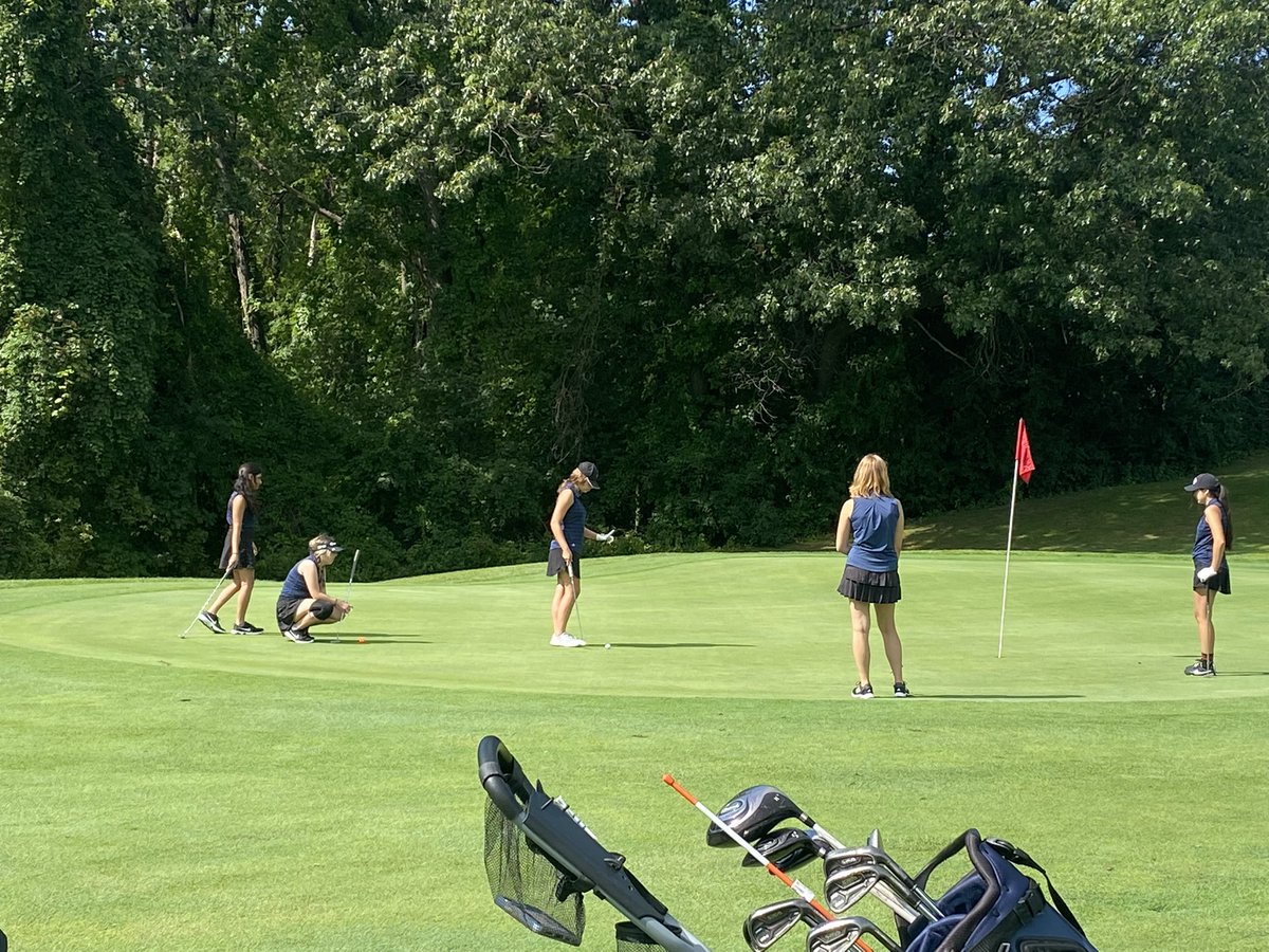 Scarlett472's tweet photo. @SCHSGirlsGolf Fun scramble tournament at The Links of Crystal Lake! https://t.co/WXSeUxVIn7