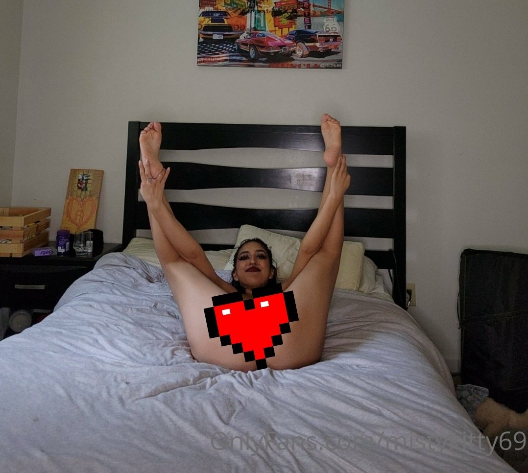 MistyKitty69's tweet photo. spread my legs and cum inside 😋 🍆💦
.
https://t.co/zSJL2TJOuG https://t.co/Vchr4jwLmD
