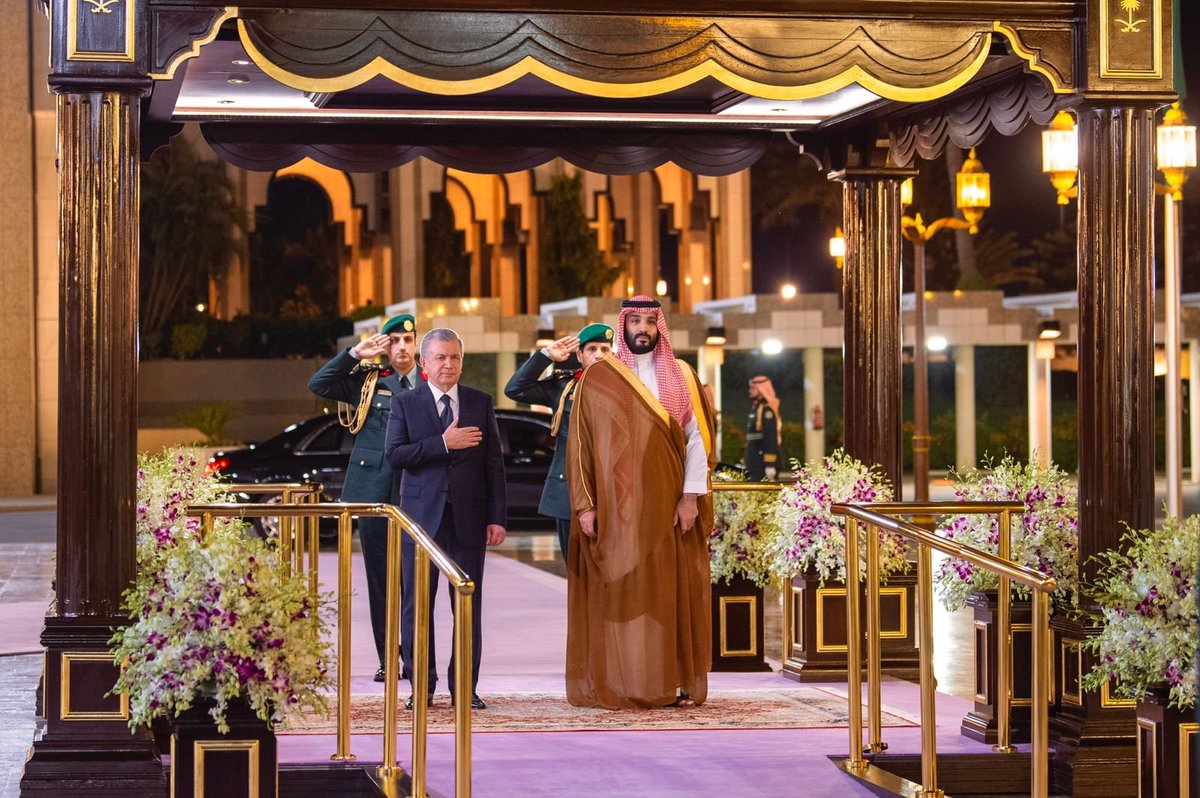 spagov's tweet photo. #صور_واس | جانب من مراسم استقبال سمو #ولي_العهد لفخامة رئيس جمهورية #أوزبكستان.
#الرئيس_الأوزبكي_في_جدة
#واس https://t.co/fuyHTnIrin