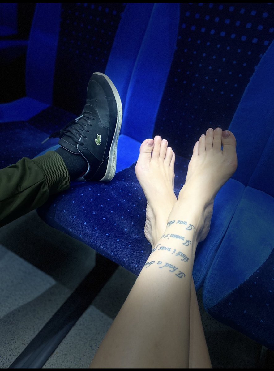 MissPoppyX1's tweet photo. Some feet and shoes 🦶 👟 #feet #humanwallet #humanwalletwanted #dominatrix #footfetısh #feetdomme #feet #spoonssub #dominatrix #goddess #feet #footfetish #feetdome #chastity #leather #fetish #latex #shoes #feetfetish https://t.co/2vUMTAbggm
