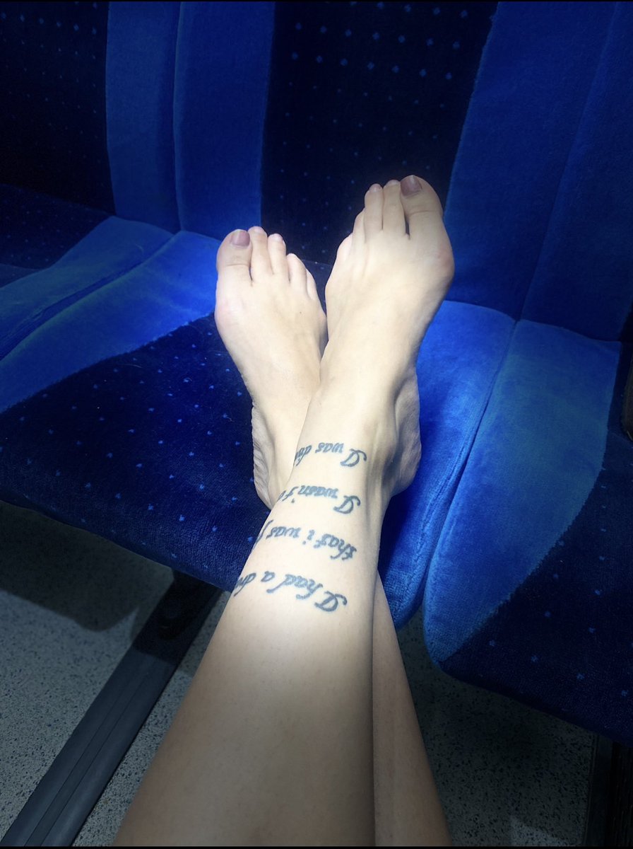 MissPoppyX1's tweet photo. Some feet and shoes 🦶 👟 #feet #humanwallet #humanwalletwanted #dominatrix #footfetısh #feetdomme #feet #spoonssub #dominatrix #goddess #feet #footfetish #feetdome #chastity #leather #fetish #latex #shoes #feetfetish https://t.co/2vUMTAbggm