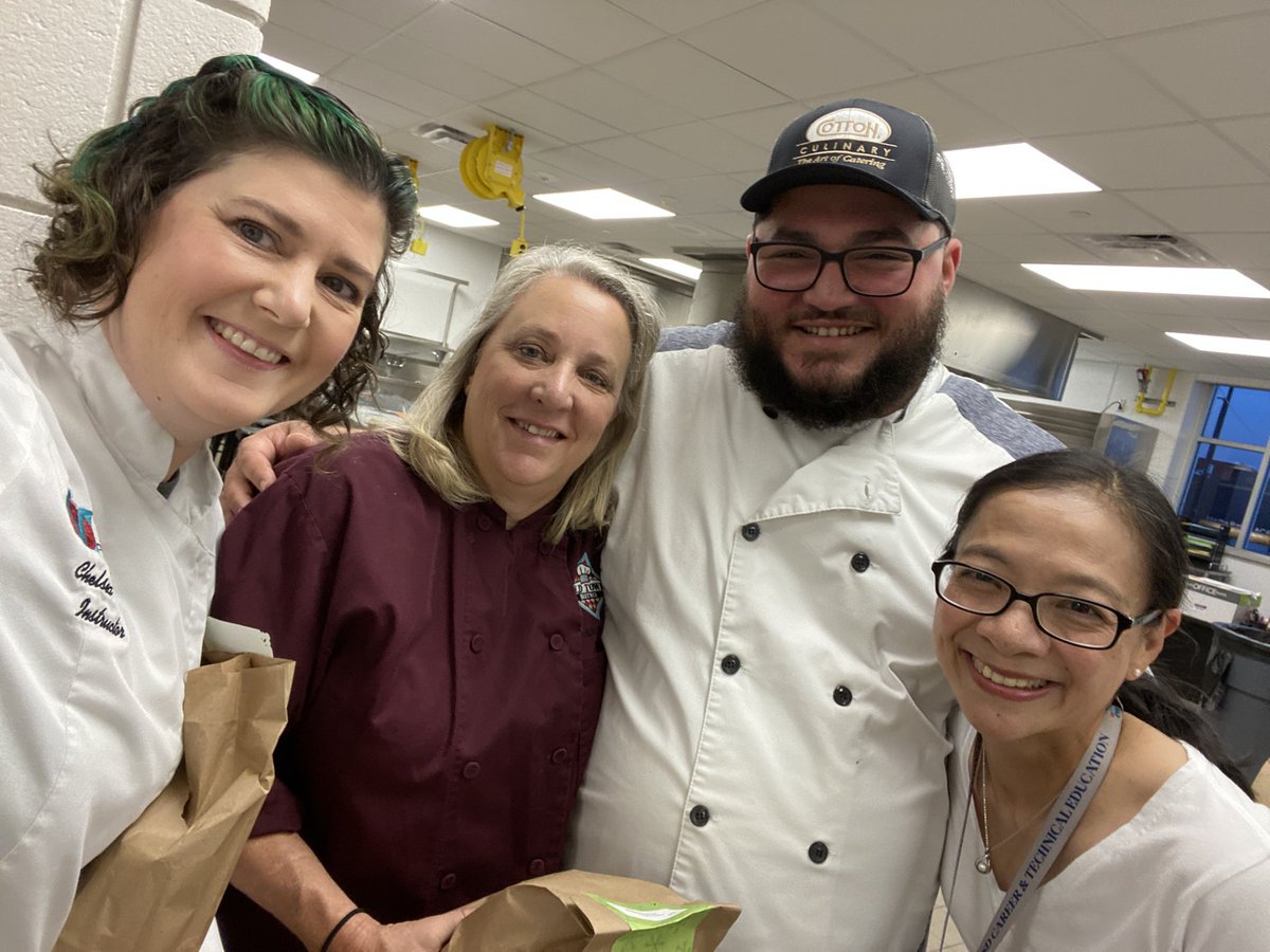 GummChelsea's tweet photo. Day 1 in the books! Loved meeting all our new students and catching up with our returning kiddos @MCTC_RealWorld https://t.co/c35eFslkvn