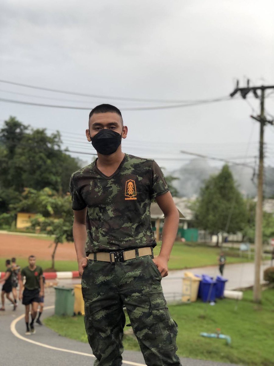 bin_laea's tweet photo. 𝙄’𝙢 𝙣𝙤𝙩 𝙩𝙝𝙚 𝙗𝙚𝙨𝙩, 𝙗𝙪𝙩 𝙄’𝙢 𝙩𝙧𝙮𝙞𝙣𝙜 𝙢𝙮 𝙗𝙚𝙨𝙩.
ฉันอาจไม่ใช่คนที่ดีที่สุด แต่ฉันจะพยายามให้ดีที่สุด ♡ https://t.co/xR7buUdsfe