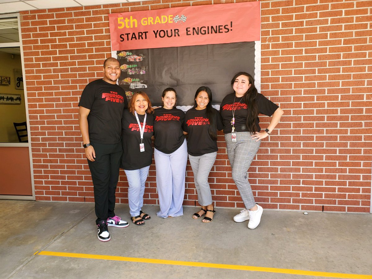 malcolmdeandre1's tweet photo. The 5th grade team @CarawayES_AISD is excited to go through the year as we continue to Grow and Glow! 🌱🌟5th Graders start your engines!🏎 #AldineConnected #AldineFirstDay22 #TeamCaraway https://t.co/Vco0LkgCp9