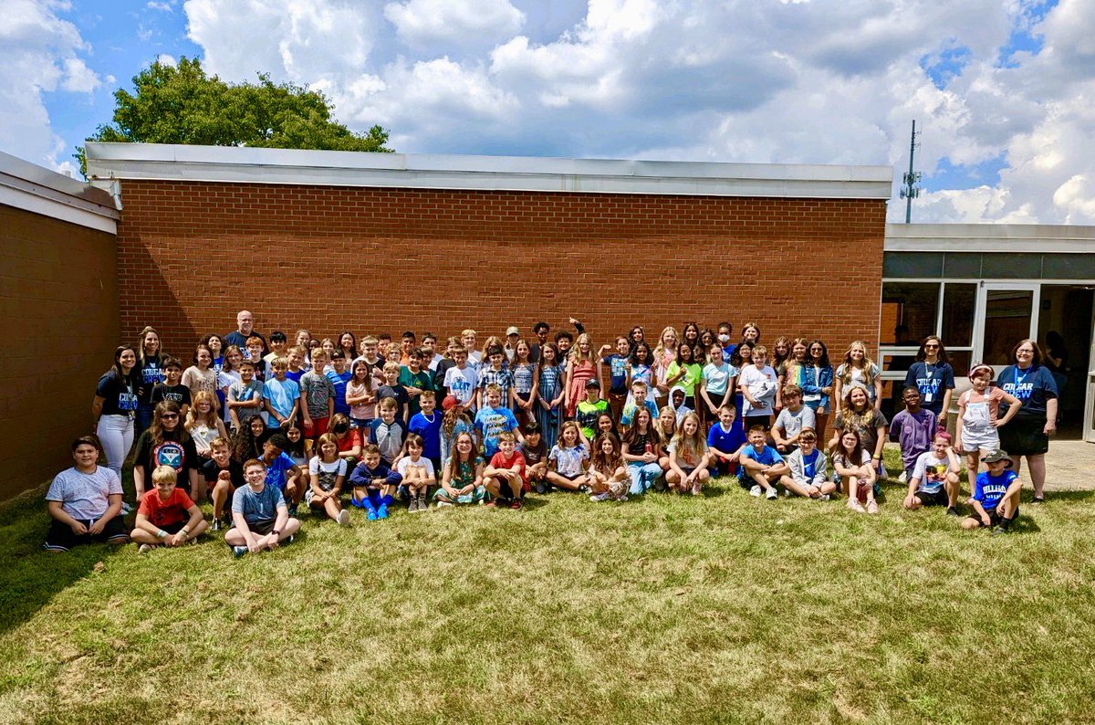 StationCougars's tweet photo. Team O in action on day one! #hcsd1 https://t.co/s1l7YU82hX