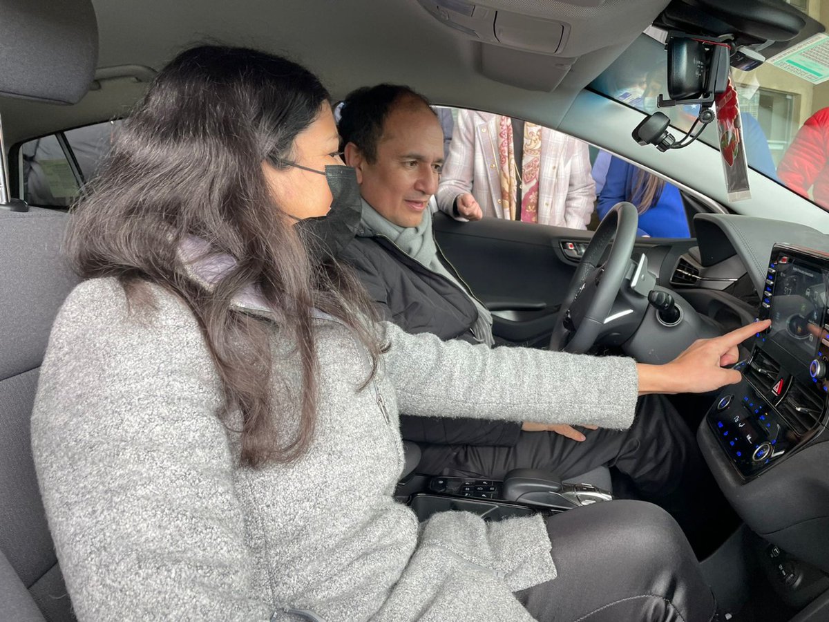 Radio_Camila_TV's tweet photo. Gobierno Regional aprueba $4.000 millones para la implementación de taxis eléctricos.
Es noticia está en #RadioCamilaTV de #LosAngelesCL 👇
https://t.co/wRnJ6ve4Cm https://t.co/CNd3QpTVCL