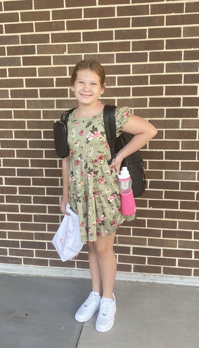 AMorrisGHS's tweet photo. Rubi had a great #GCISDFirstDay at @canSTEM today. Couldn’t let the morning pass without one last first day picture with these 2 in the same school. @MrsSDonaldson #cousins https://t.co/f1U6KXyHhP